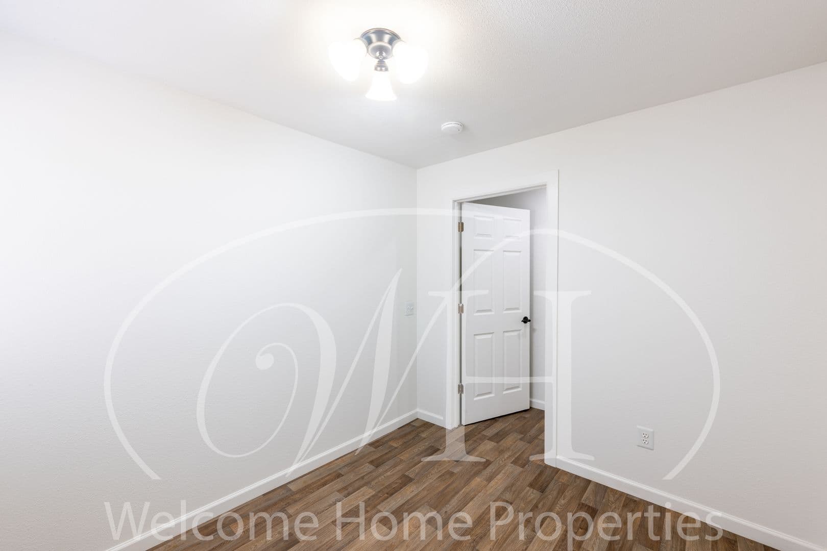 College Place Apartment: 116 SW 6th St