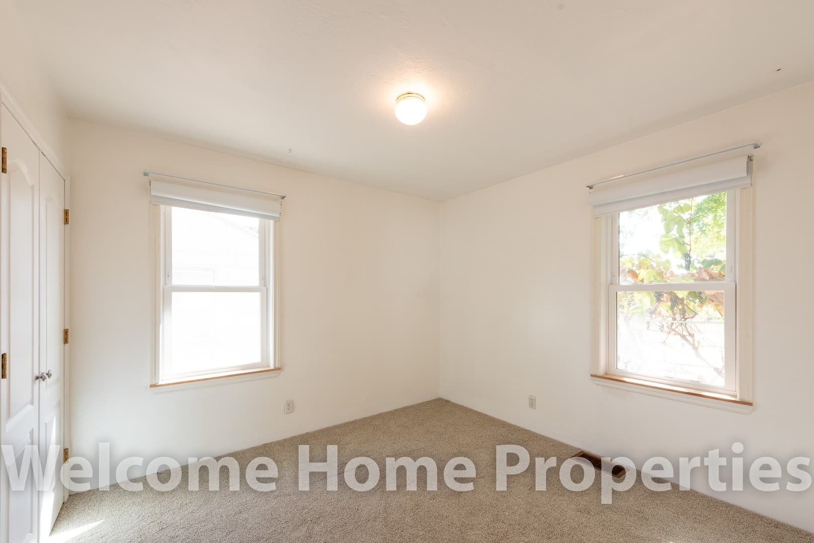 College Place House: 109 SW 5th St