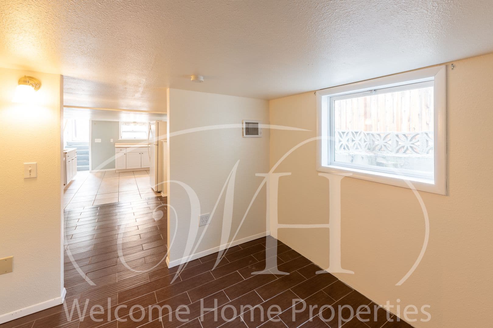 College Place Apartment: 316 SE 4th St