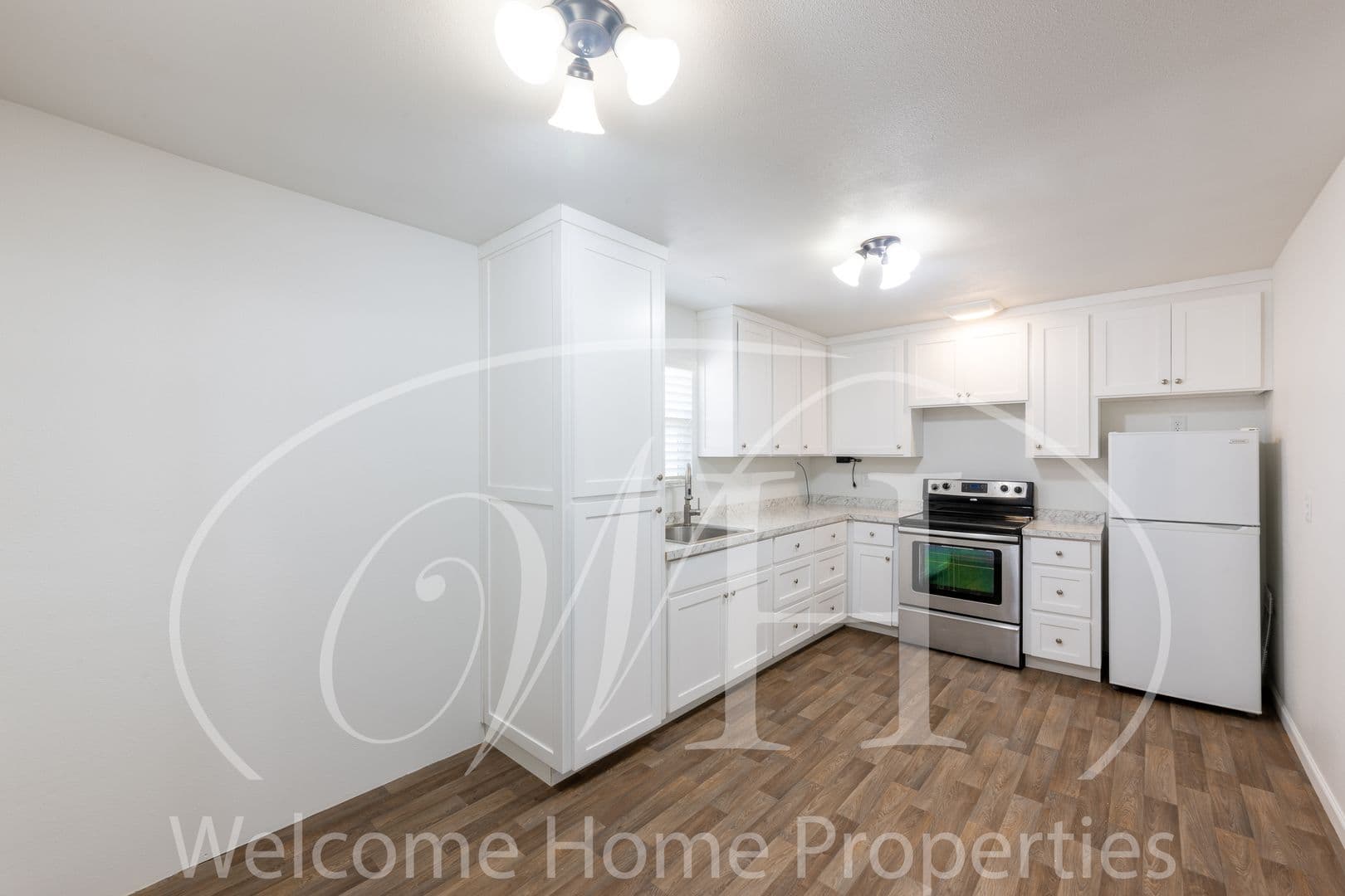 College Place Apartment: 116 SW 6th St