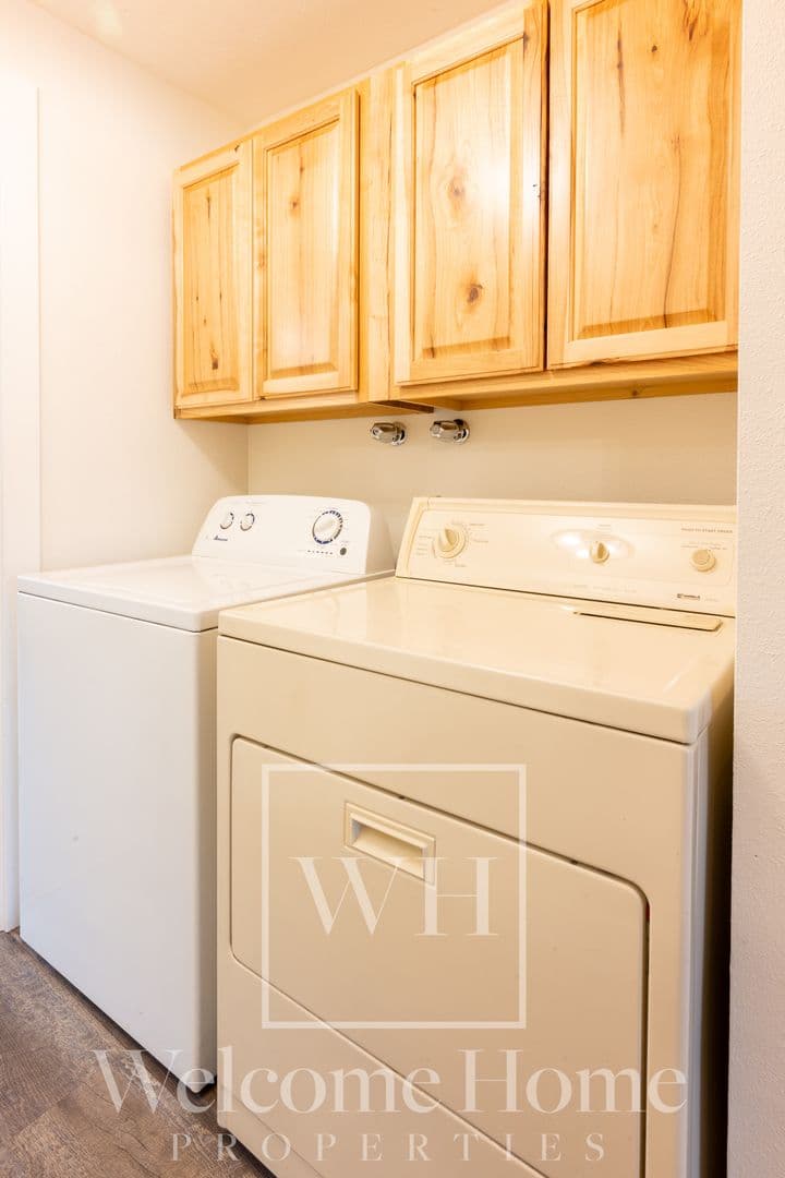 College Place Apartment: 1200 SE Broadway Ave