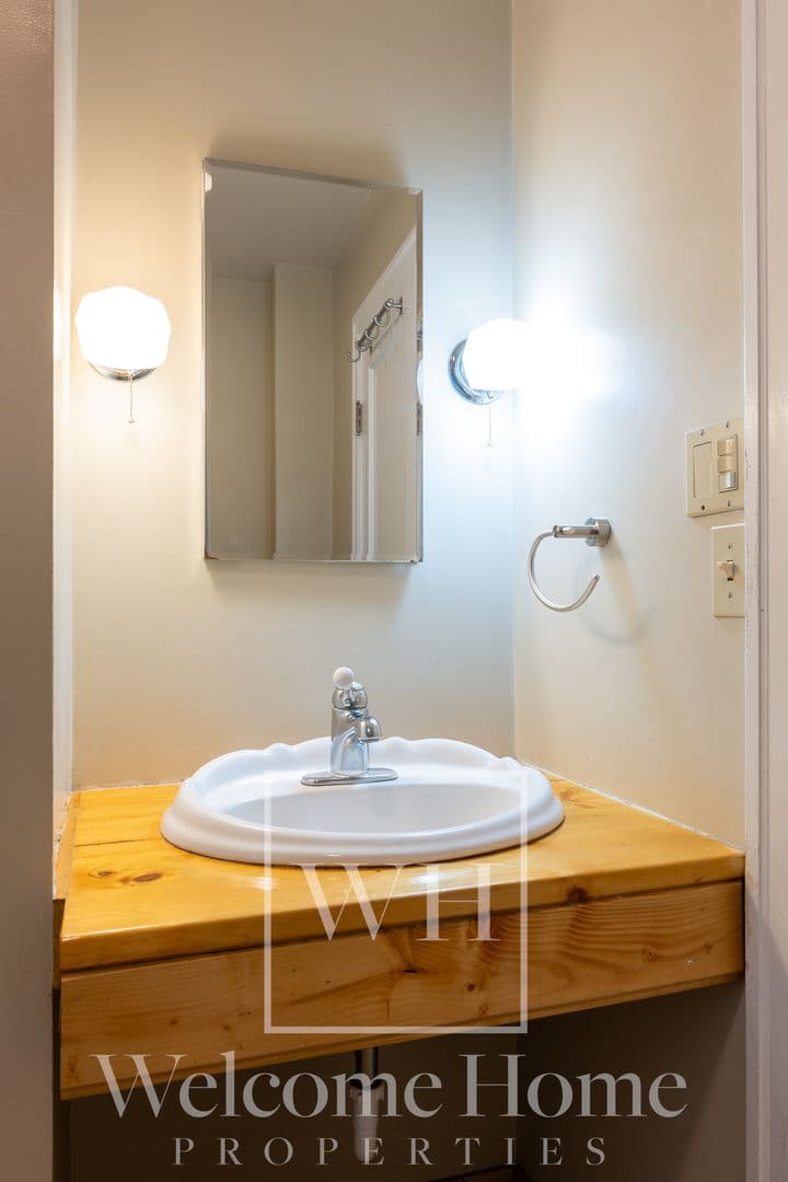Walla Walla House: 627 E  Maple St