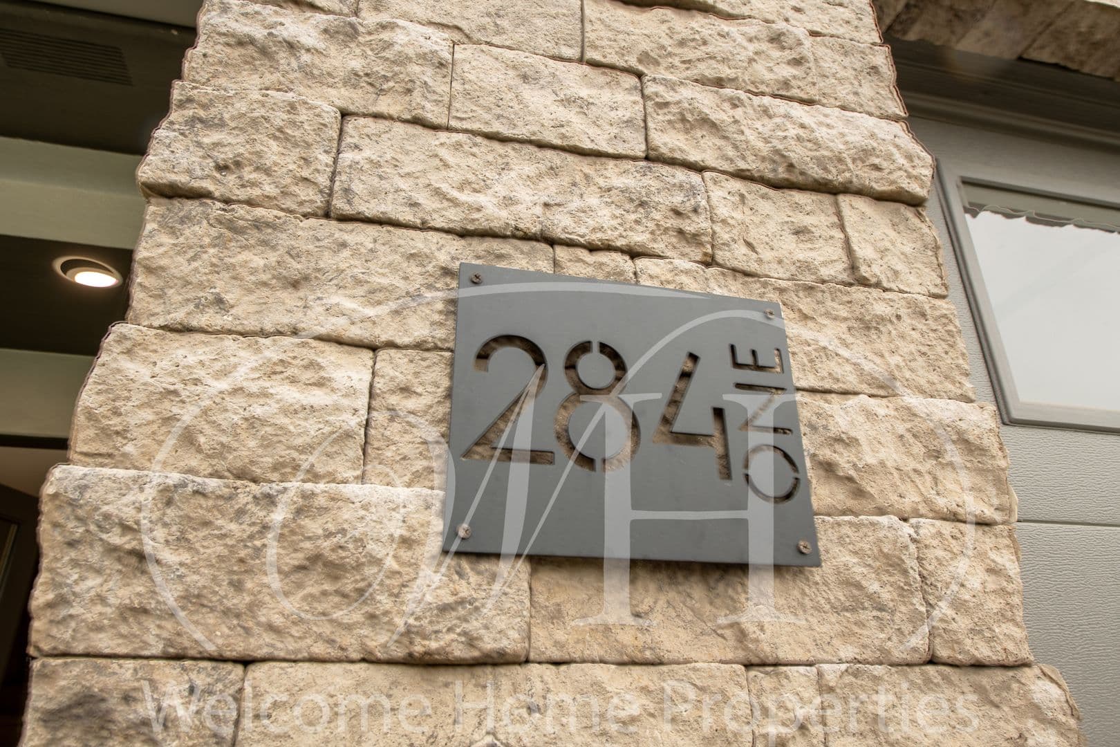 College Place Apartment: 284 NE Maple Ave
