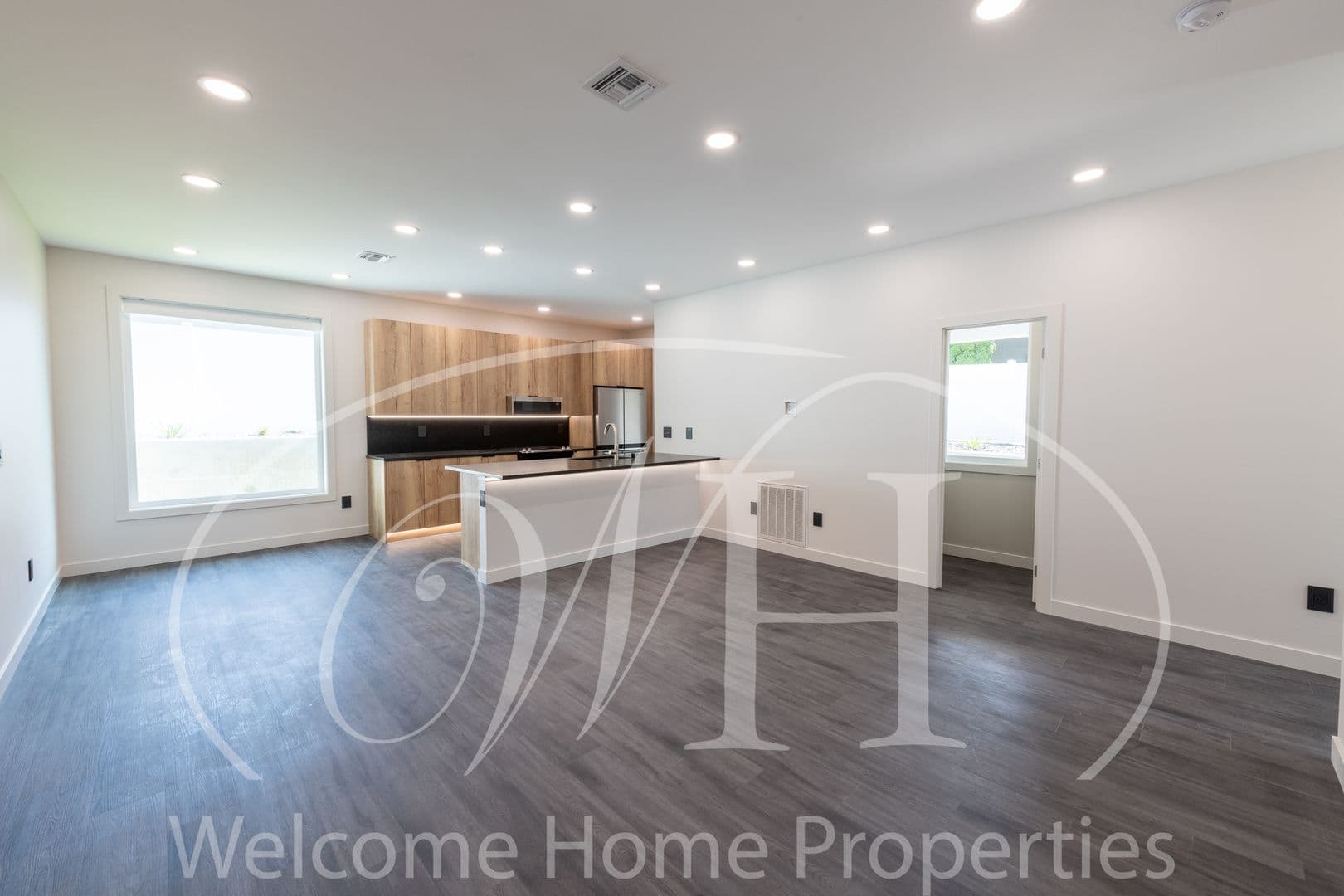 College Place Apartment: 284 NE Maple Ave
