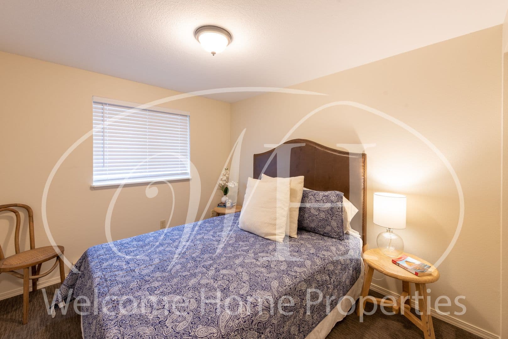 College Place Apartment: 211-347 SE 3rd St