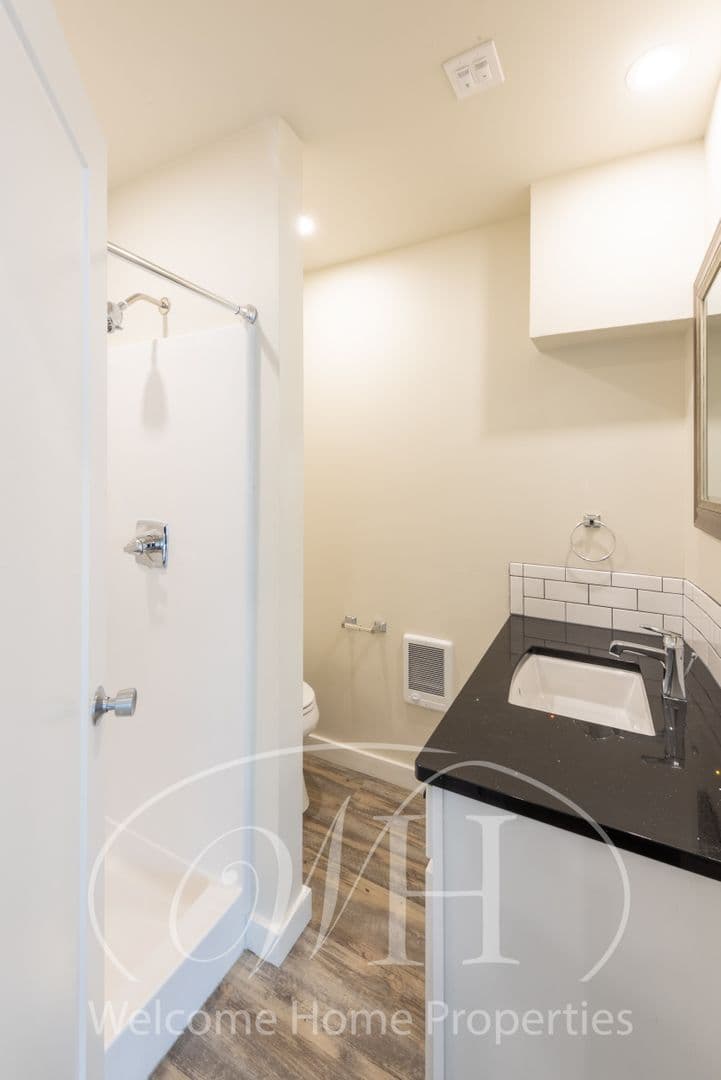 Walla Walla Apartment: 329 S 3rd Ave