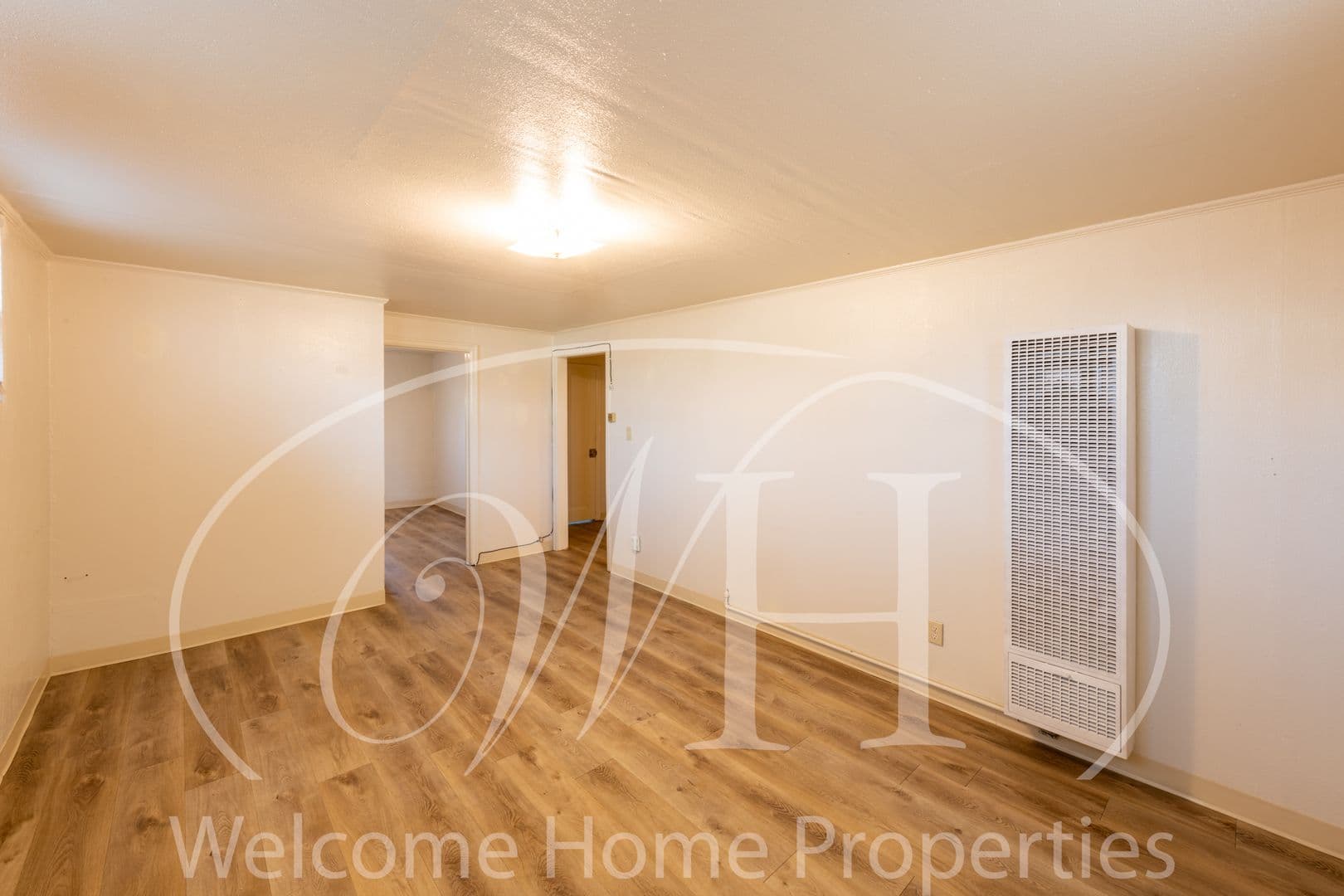 College Place Apartment: 228 SE 6th St