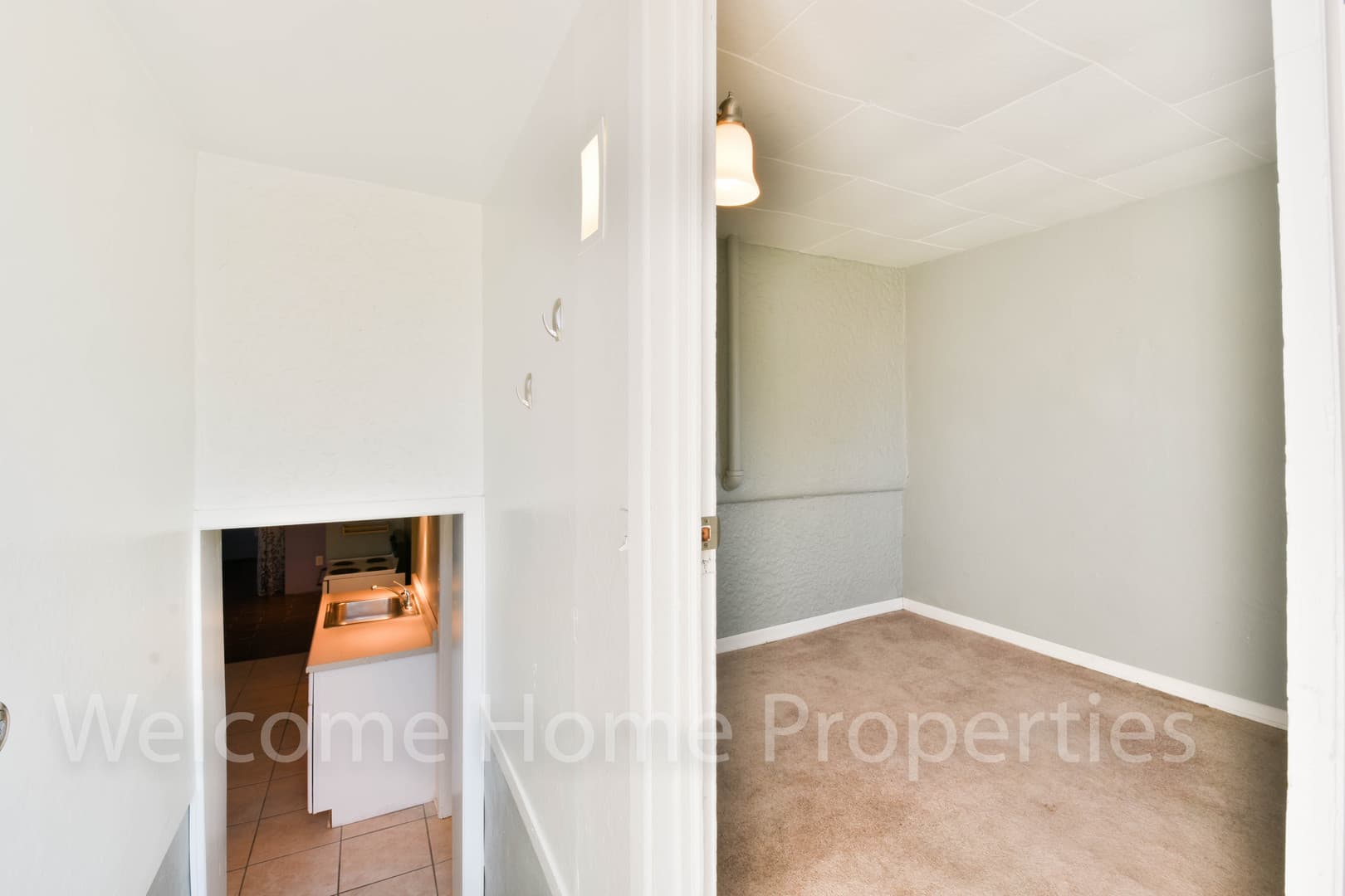 College Place Apartment: 316 SE 4th St
