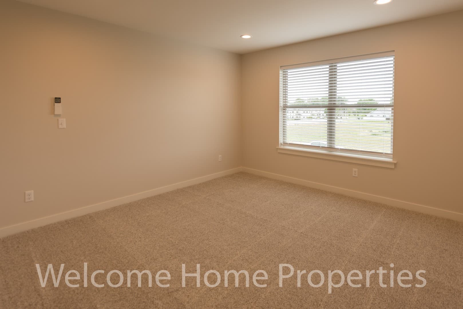 College Place Apartment: 2 NE Hadley Way