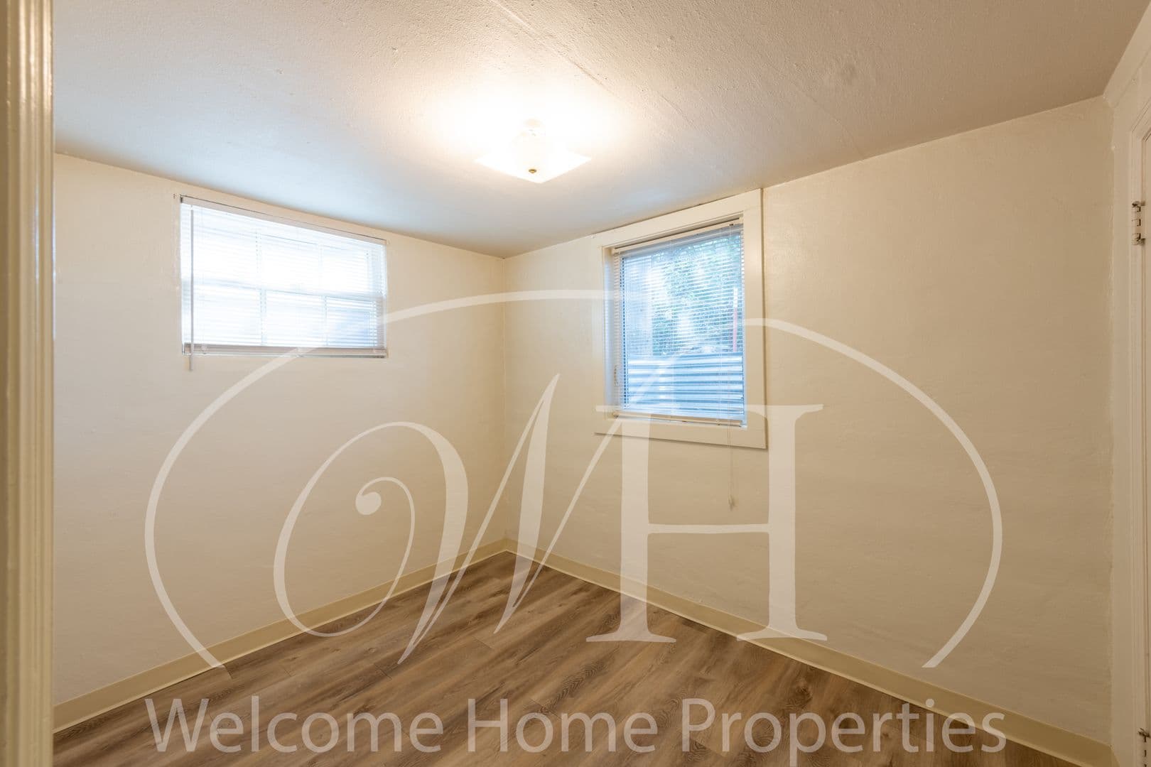 College Place Apartment: 228 SE 6th St