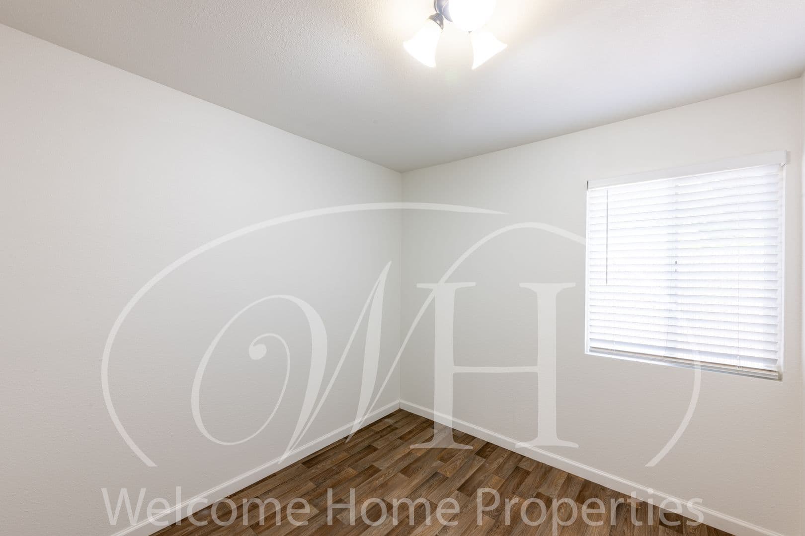 College Place Apartment: 116 SW 6th St