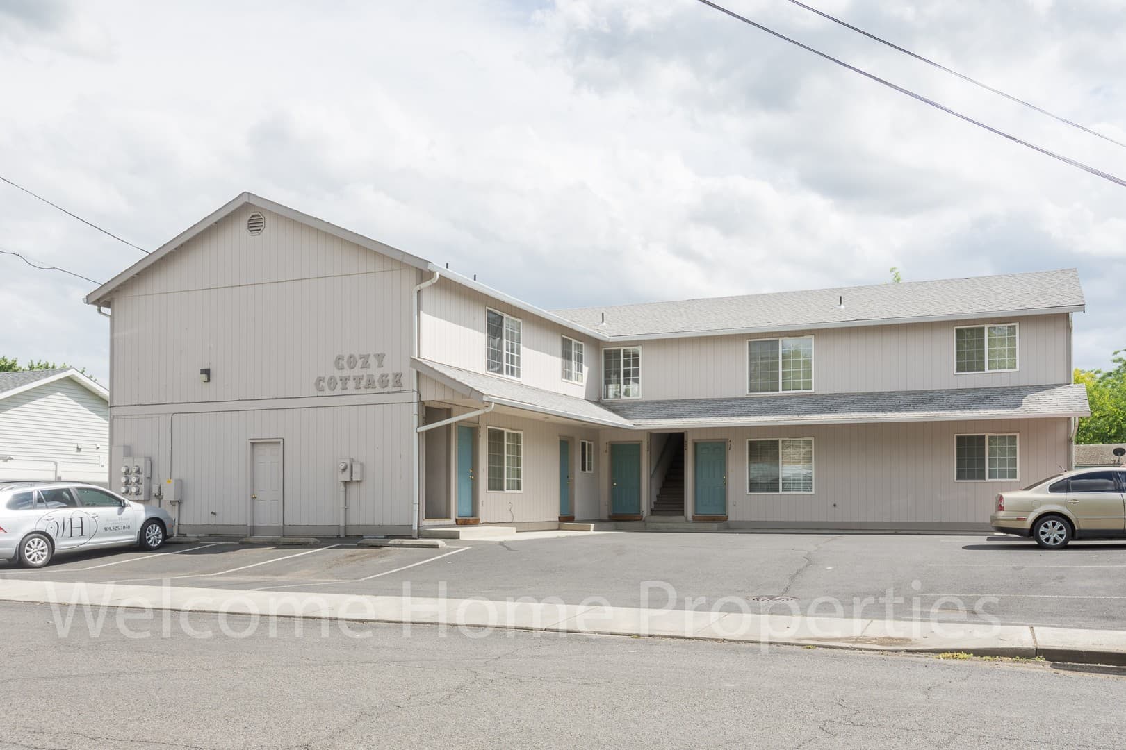 College Place Apartment: 420 SE 6th Street