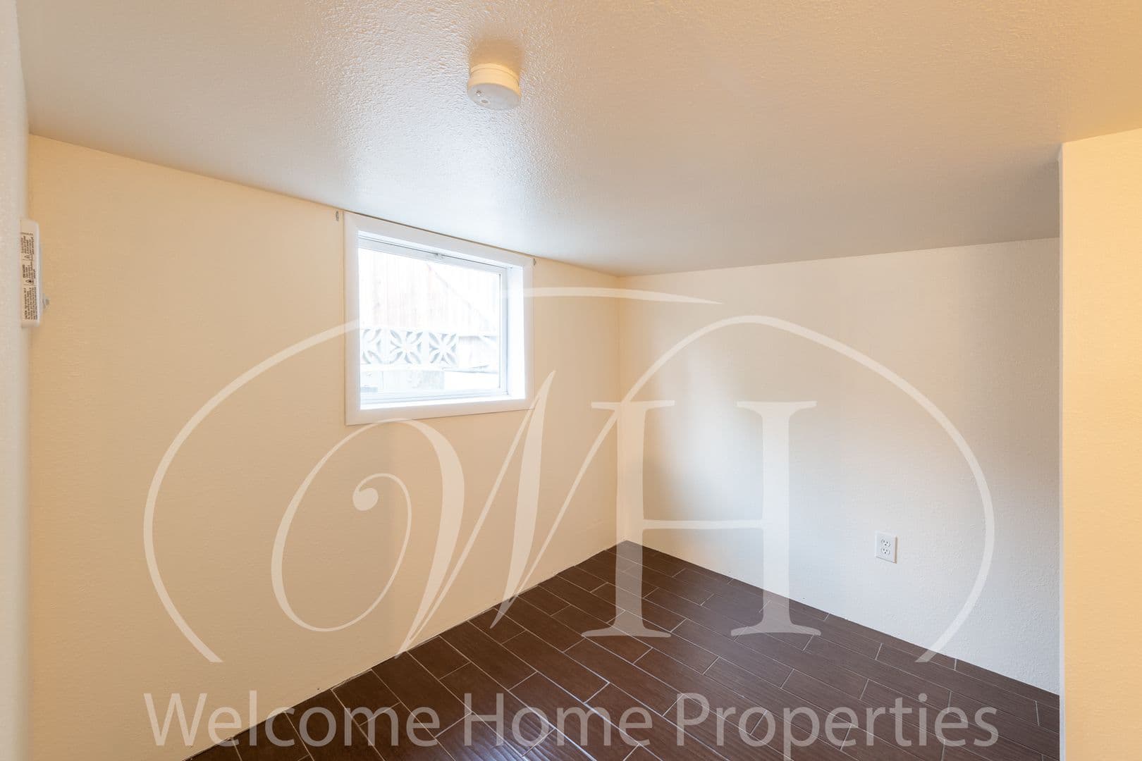 College Place Apartment: 316 SE 4th St