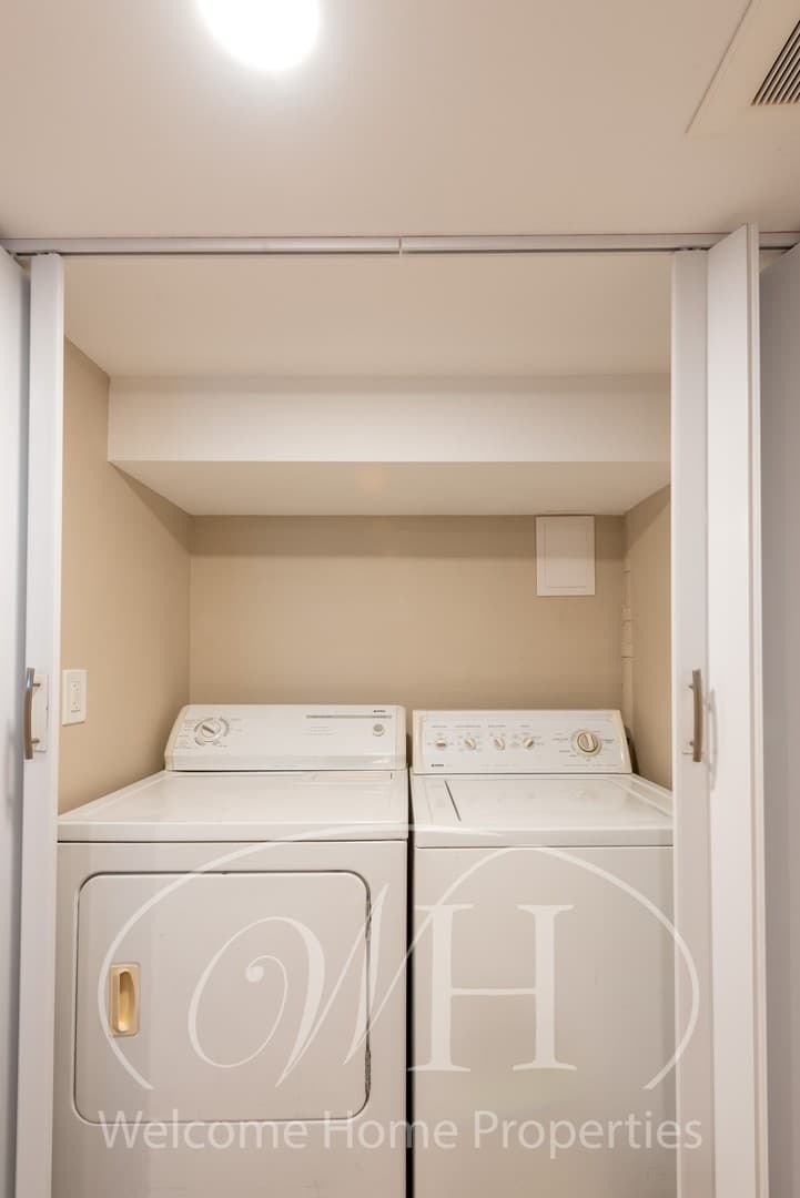 College Place Apartment: 318 SE 6th St