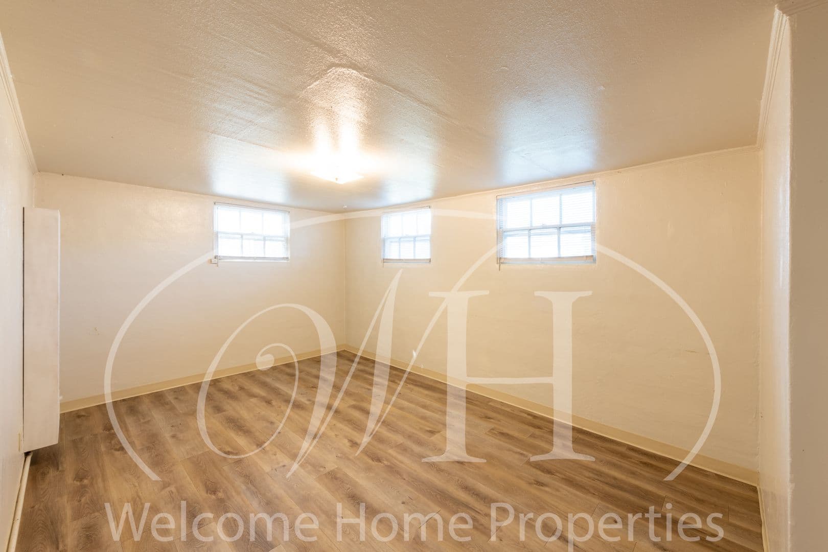 College Place Apartment: 228 SE 6th St