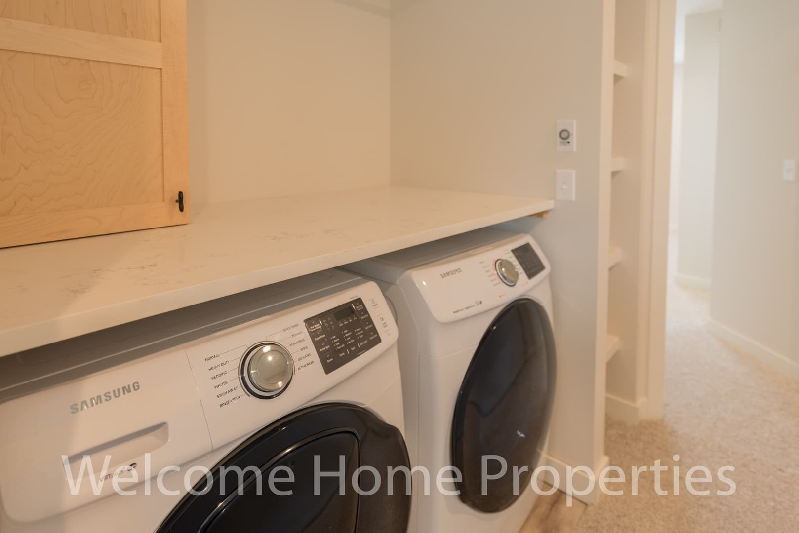 College Place Apartment: 2 NE Hadley Way