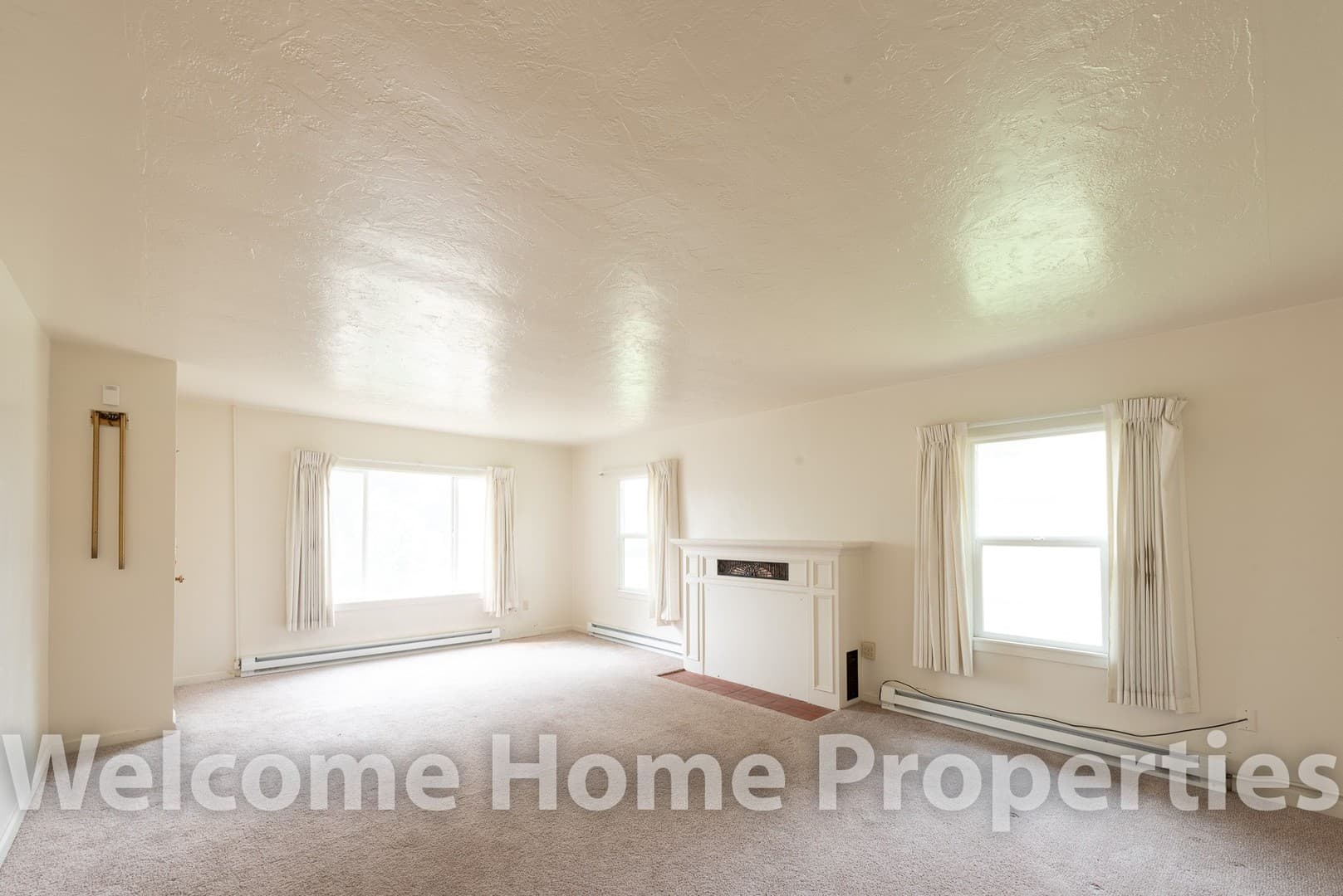 College Place Apartment: 36 NE Ash Ave