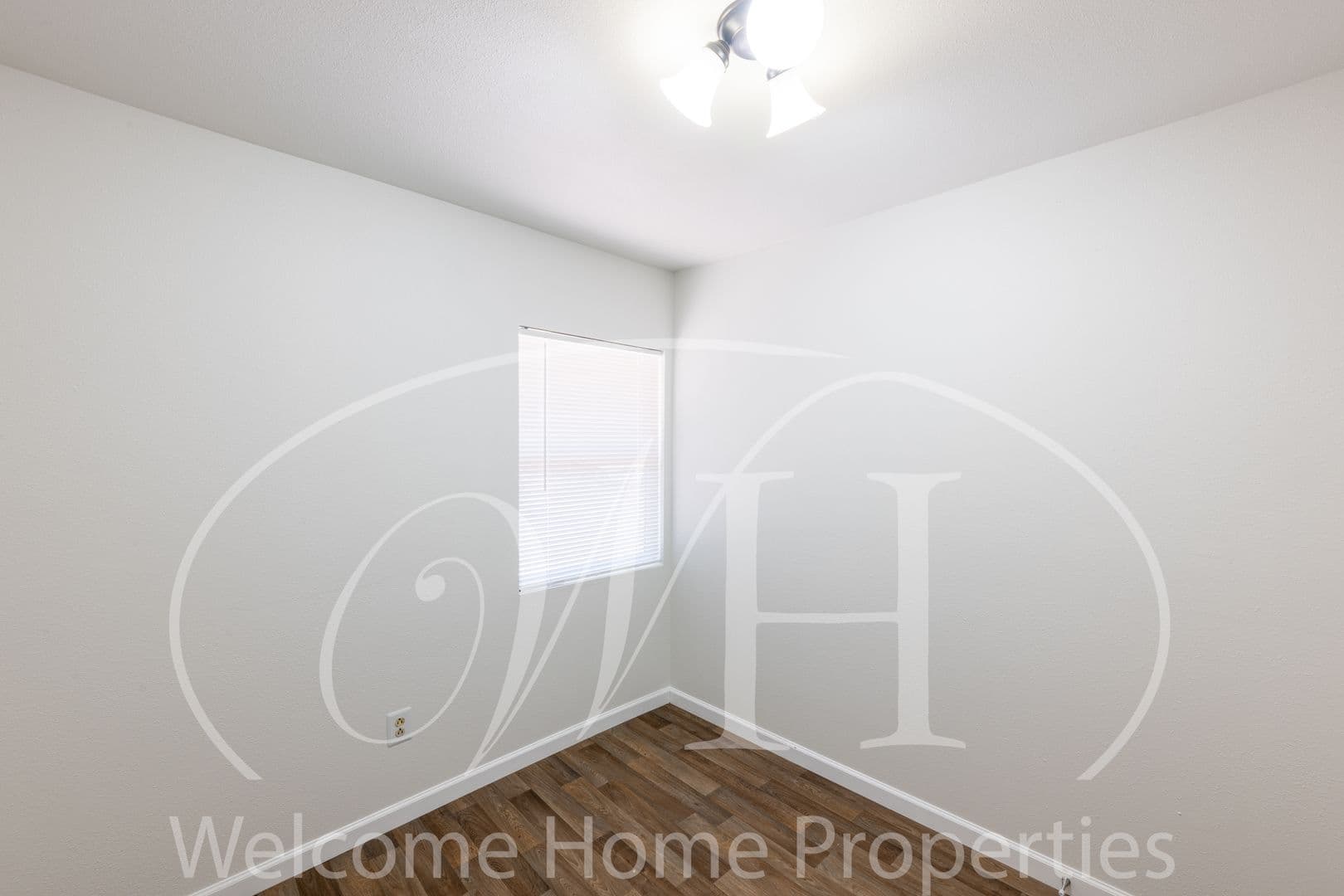 College Place Apartment: 116 SW 6th St