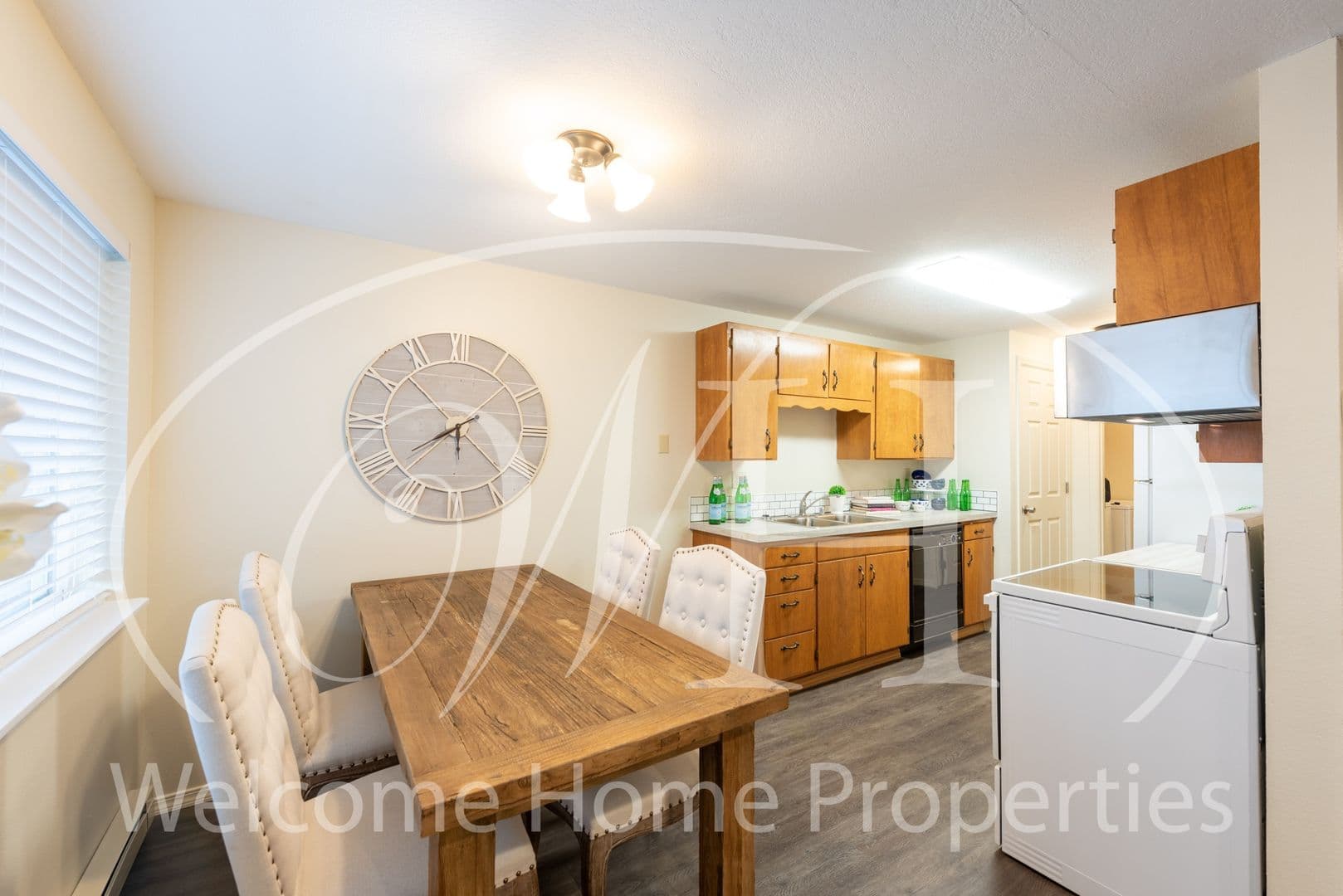 College Place Apartment: 211-347 SE 3rd St