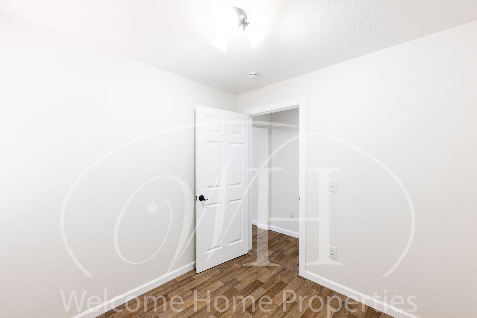College Place Apartment: 116 SW 6th St
