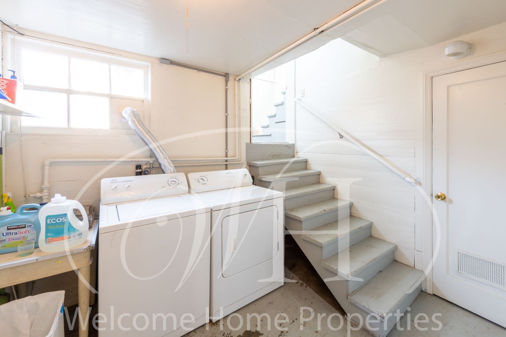 College Place Apartment: 228 SE 6th St