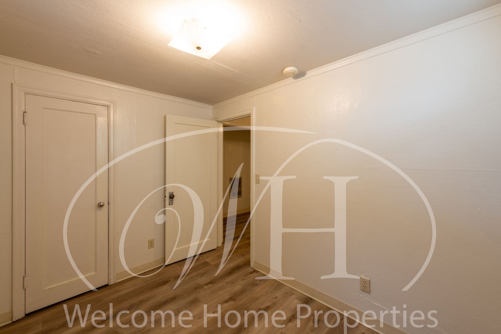 College Place Apartment: 228 SE 6th St