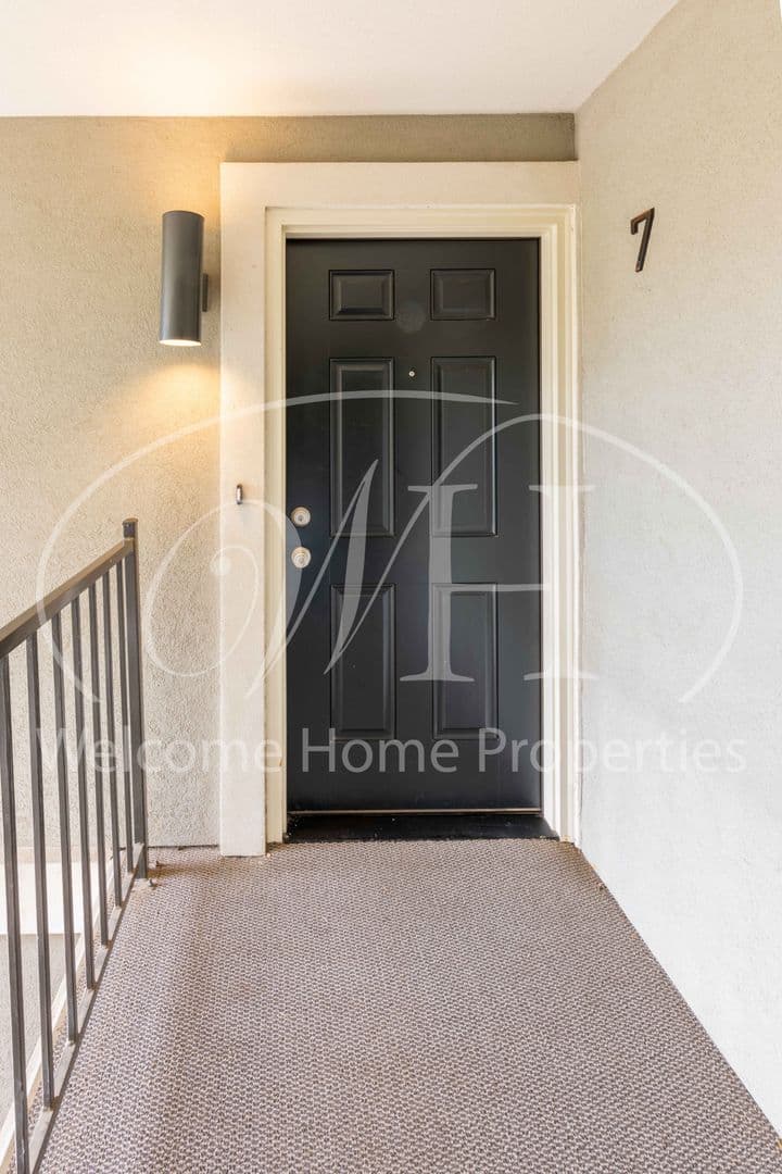 Walla Walla Apartment: 627 N Roosevelt St