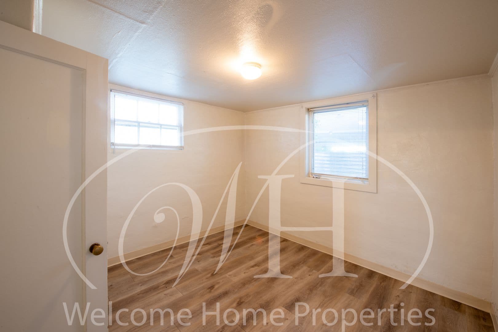 College Place Apartment: 228 SE 6th St