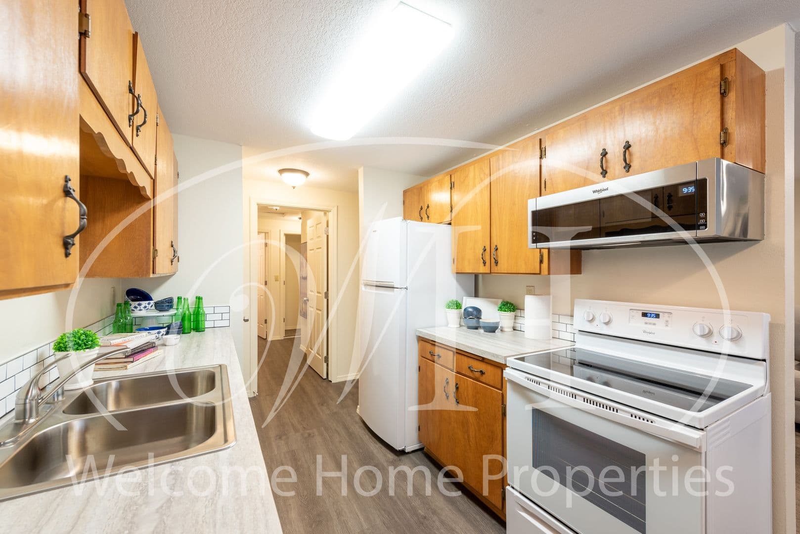 College Place Apartment: 211-347 SE 3rd St
