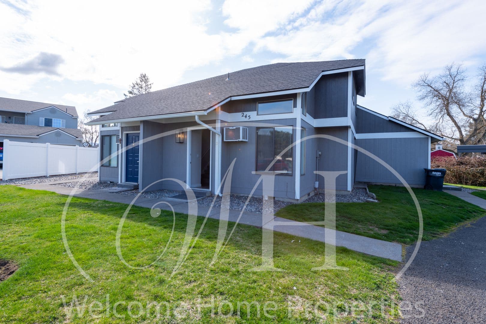 College Place Apartment: 245-255 NE Elder Place