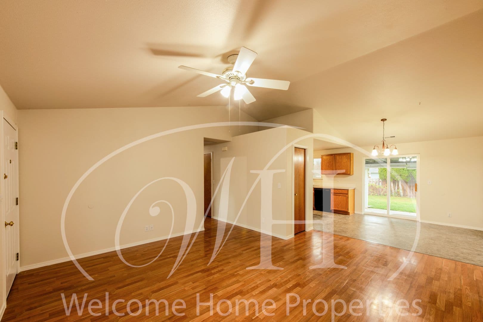 College Place House: 337 NE Kingwood Place