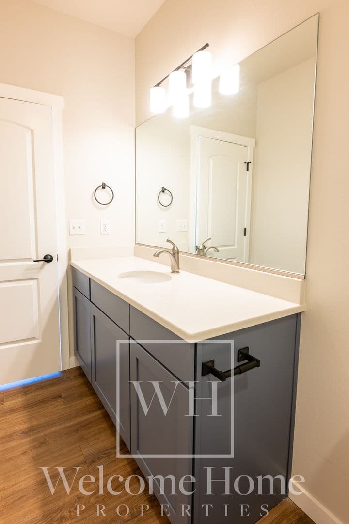 Walla Walla Apartment: 2382 Herbert Pl