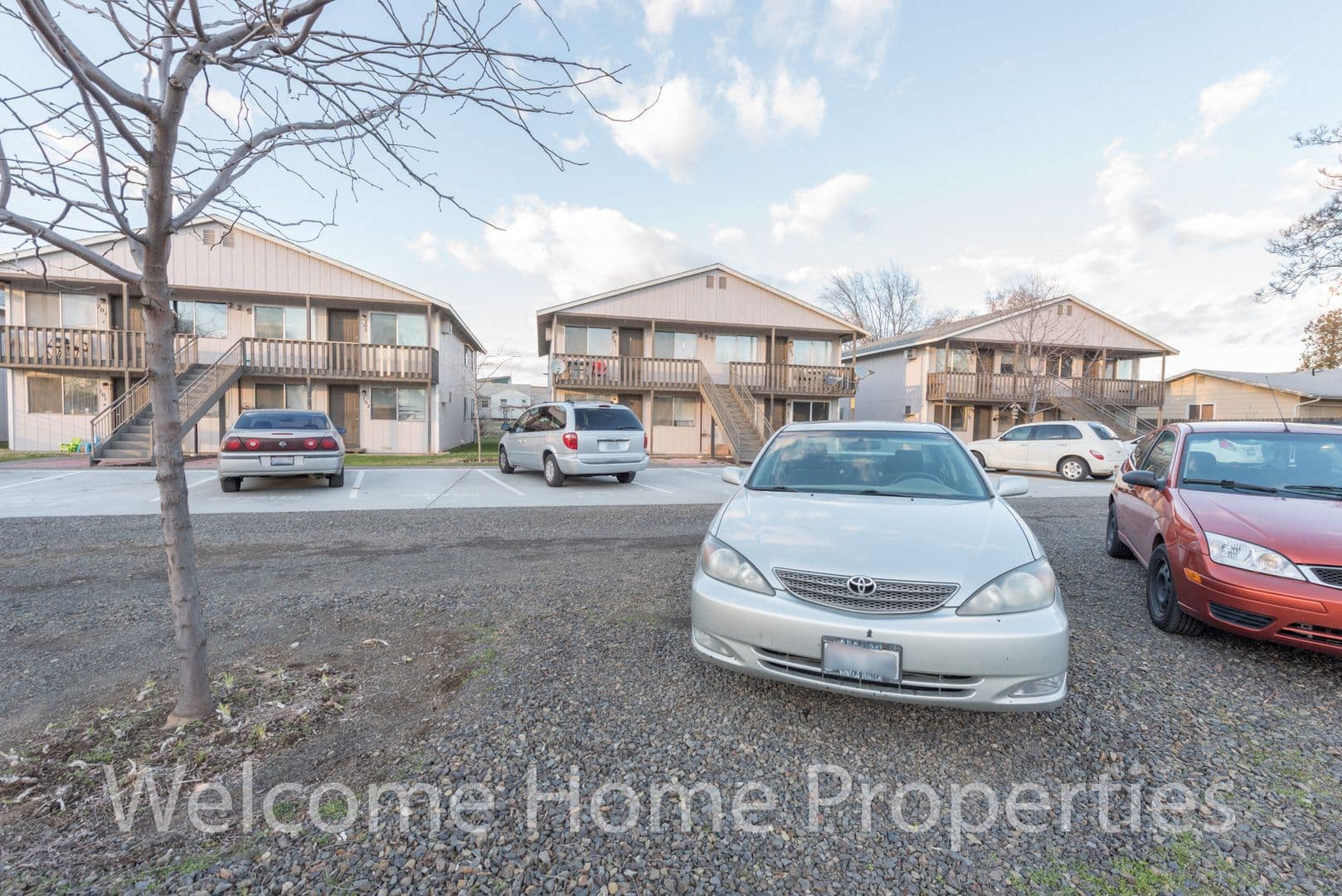 College Place Apartment: 211-347 SE 3rd St
