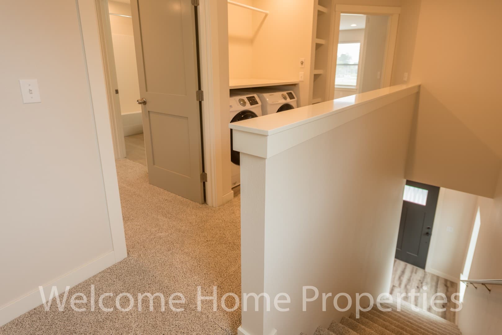 College Place Apartment: 2 NE Hadley Way