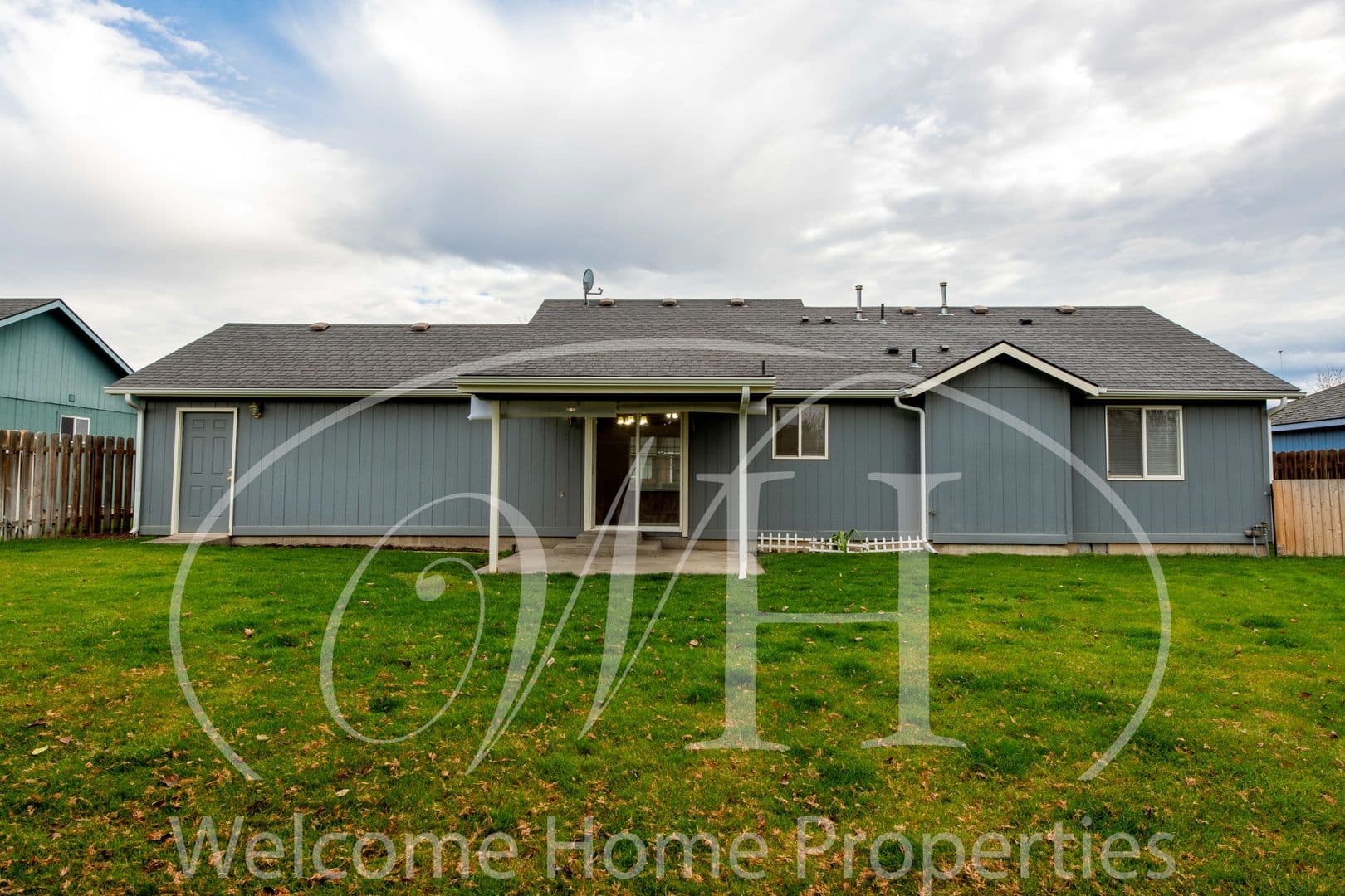 College Place House: 337 NE Kingwood Place