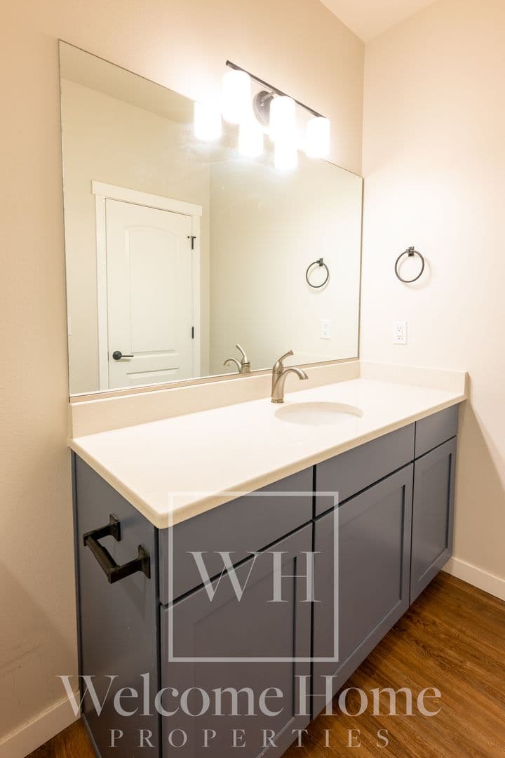 Walla Walla Apartment: 2382 Herbert Pl