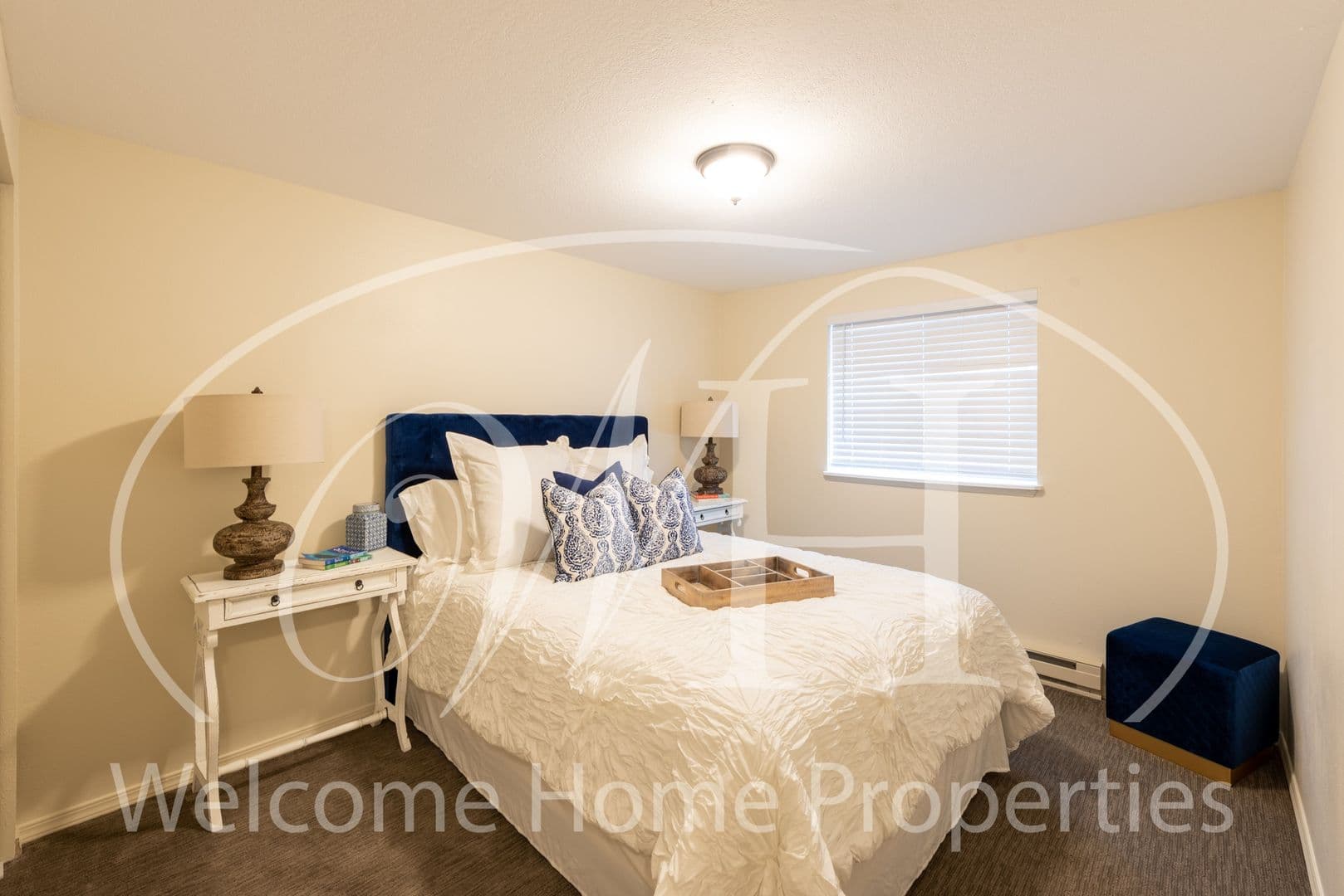 College Place Apartment: 211-347 SE 3rd St