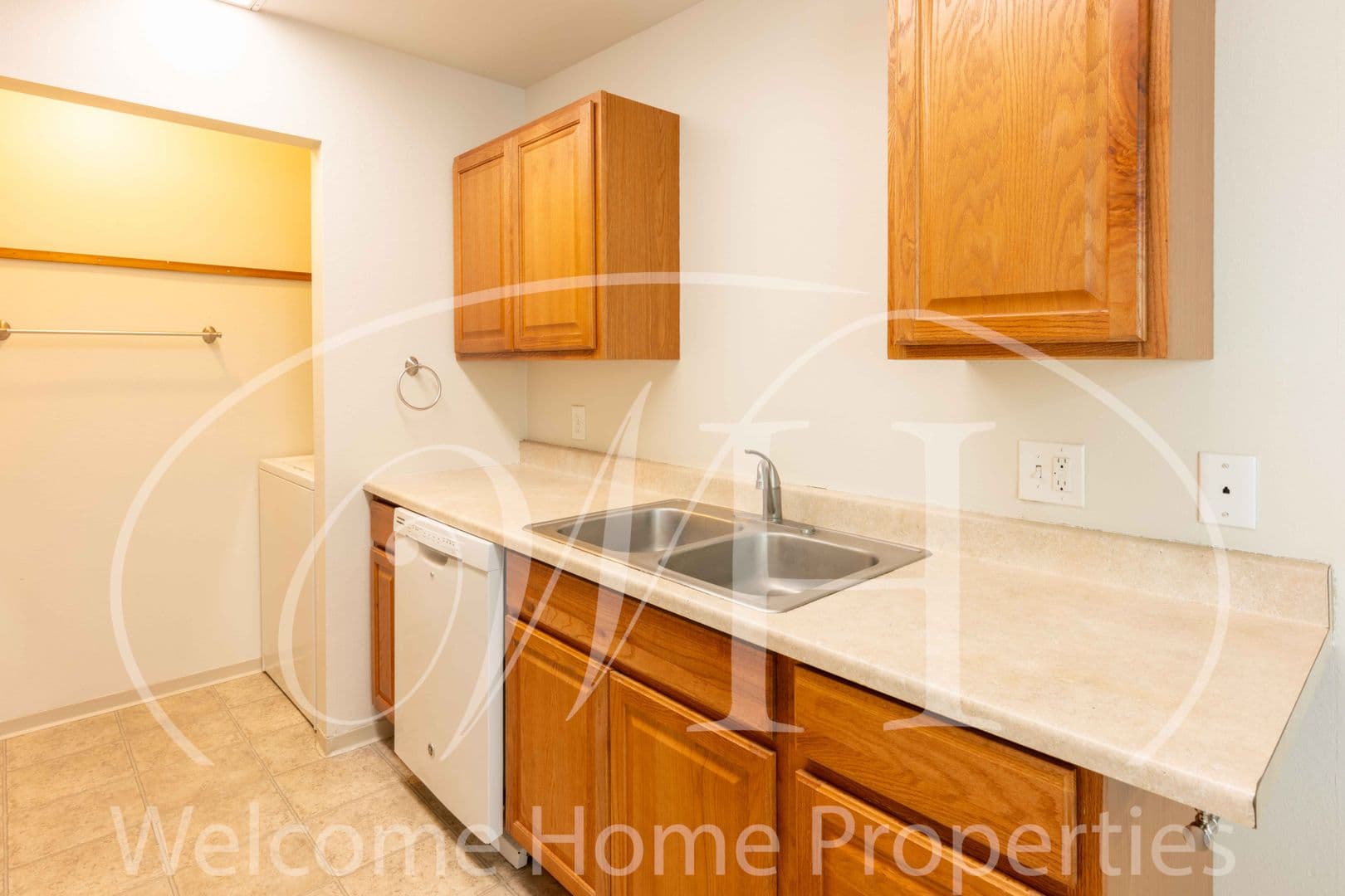 Walla Walla Apartment: 627 N Roosevelt St