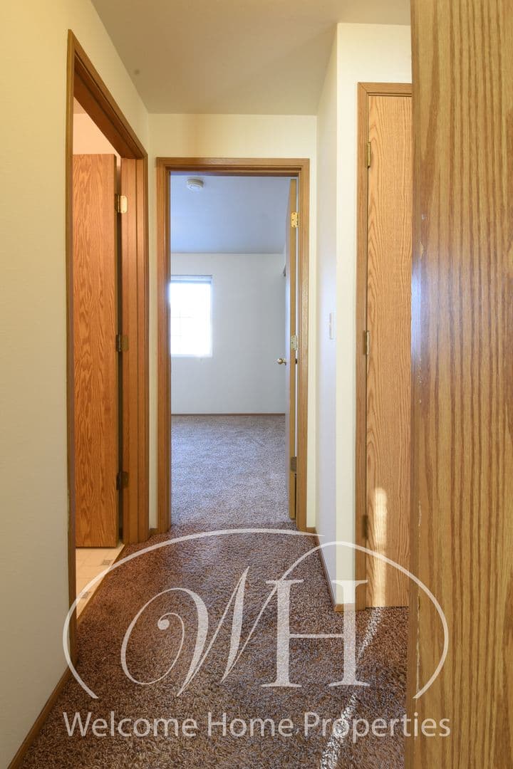 College Place Apartment: 420 SE 6th Street