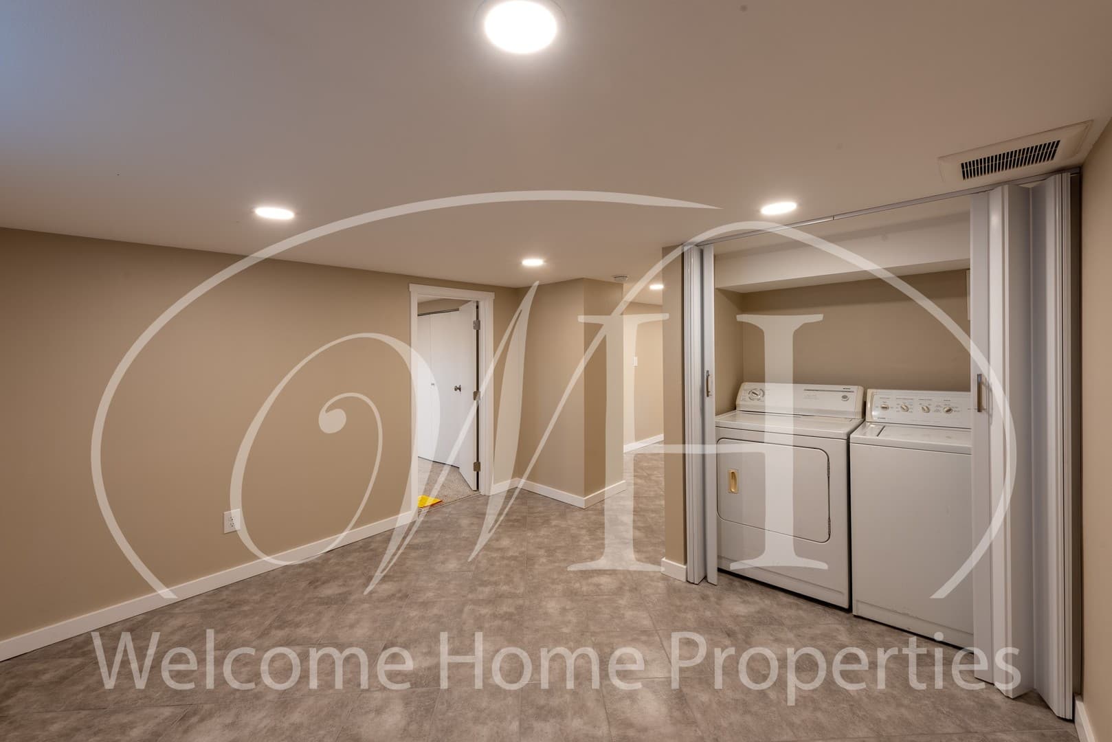 College Place Apartment: 318 SE 6th St