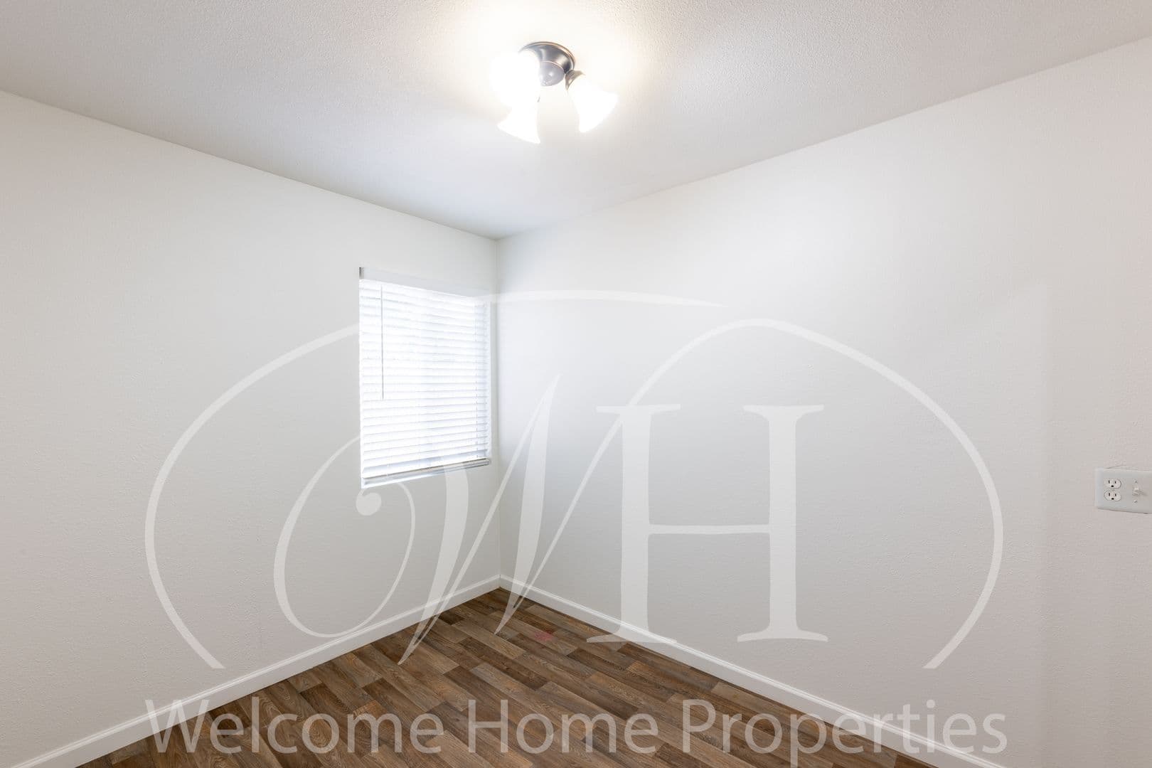 College Place Apartment: 116 SW 6th St