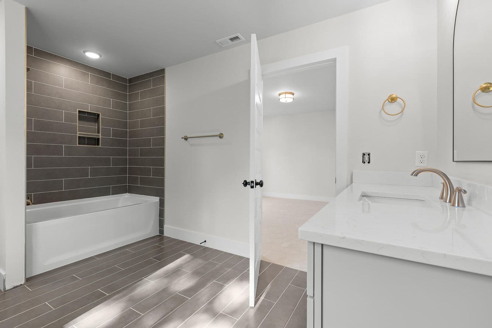 Chattanooga House: 638 Ladd Ave