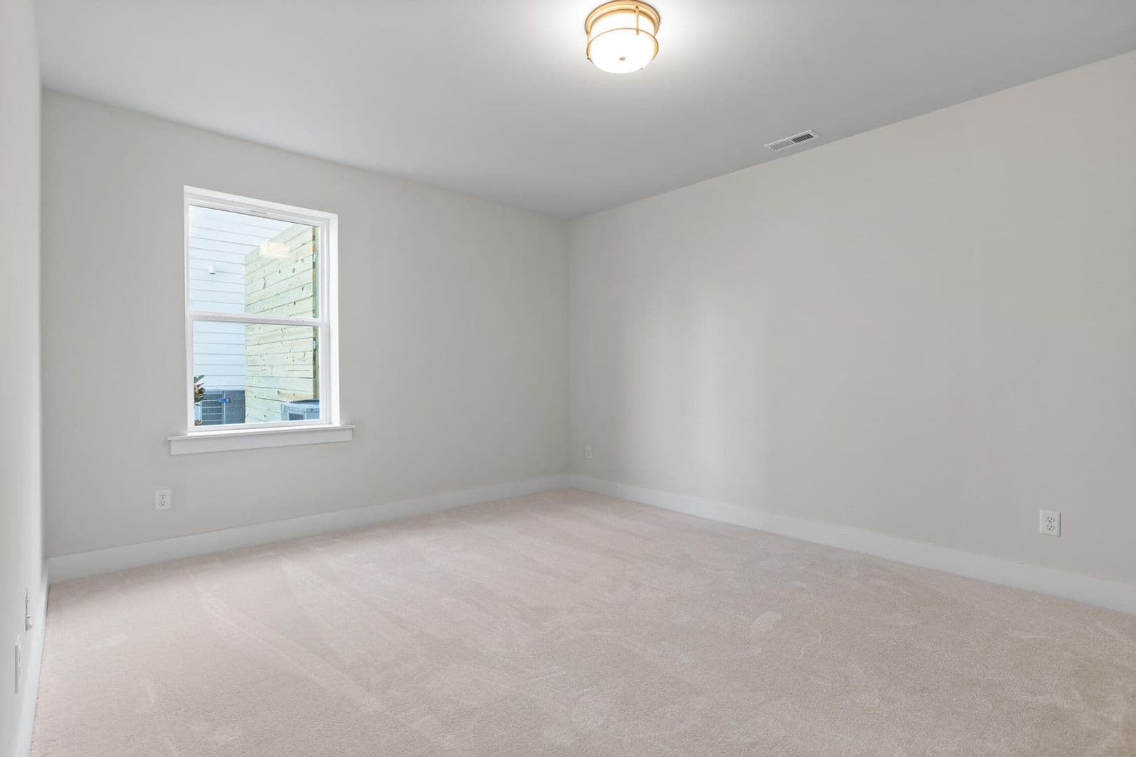Chattanooga House: 638 Ladd Ave