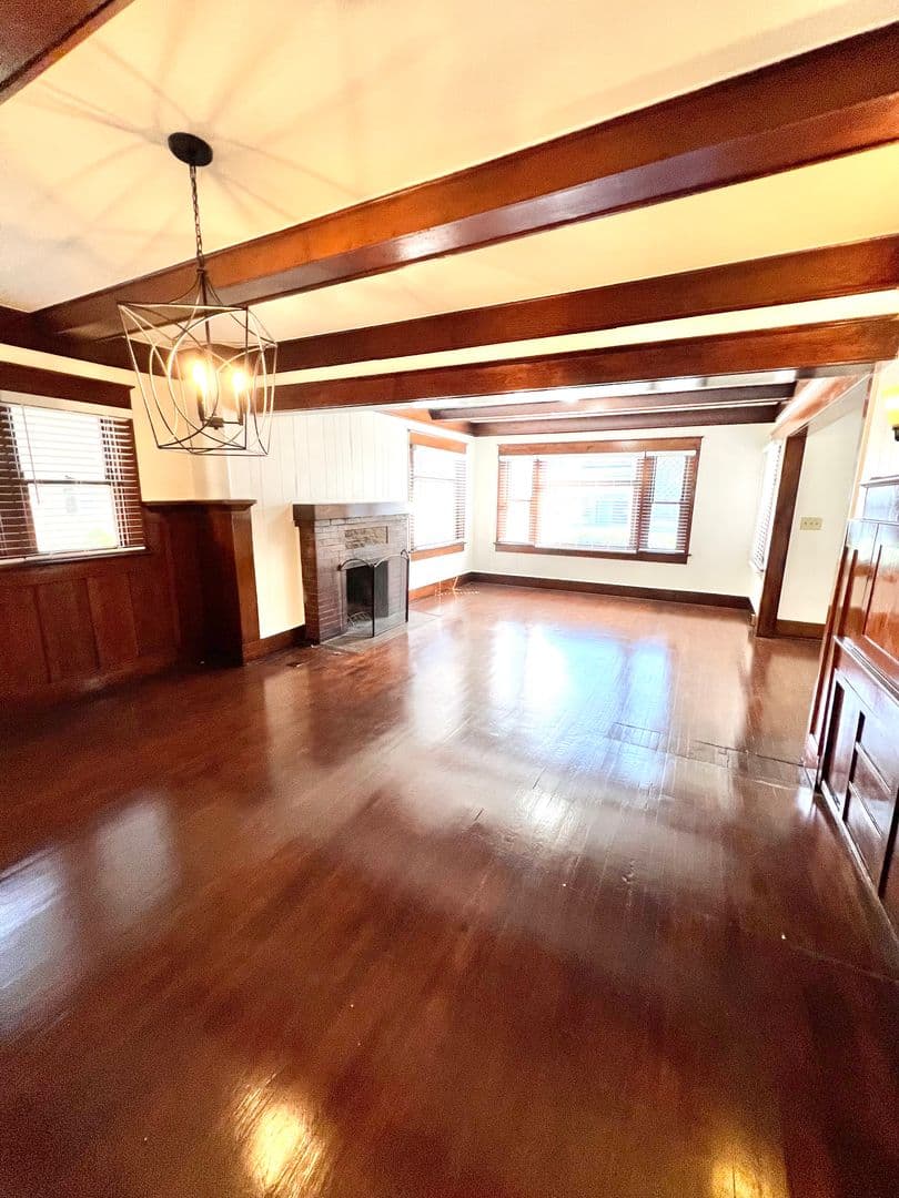 Long Beach Apartment: 1243 E Ocean Blvd