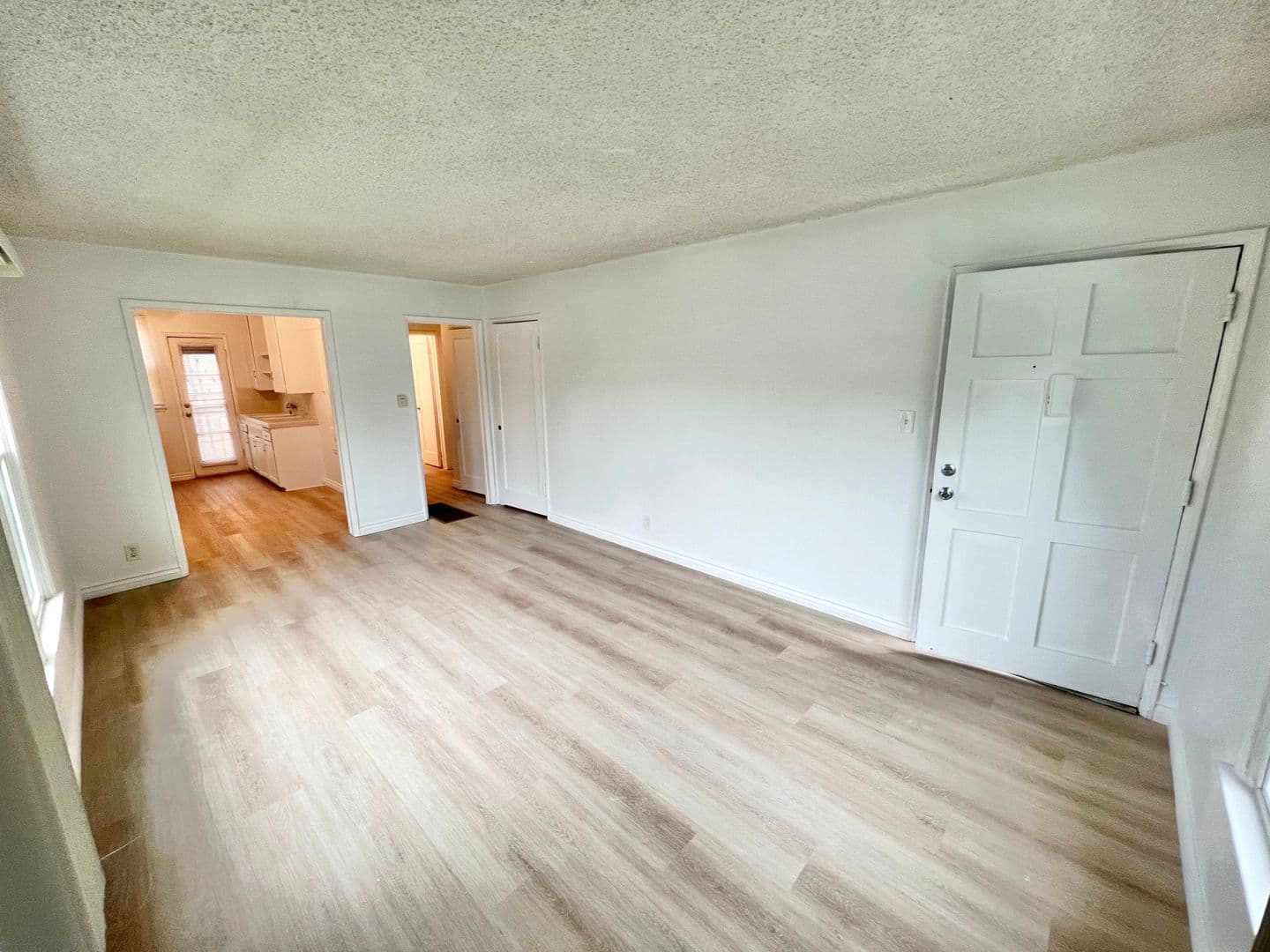 Long Beach Apartment: 4546 N. Banner Drive # 1