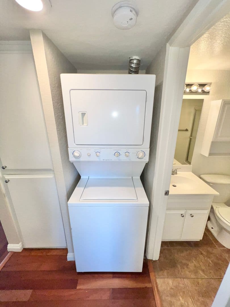 Long Beach Condo: 1919 E Beverly Way #201