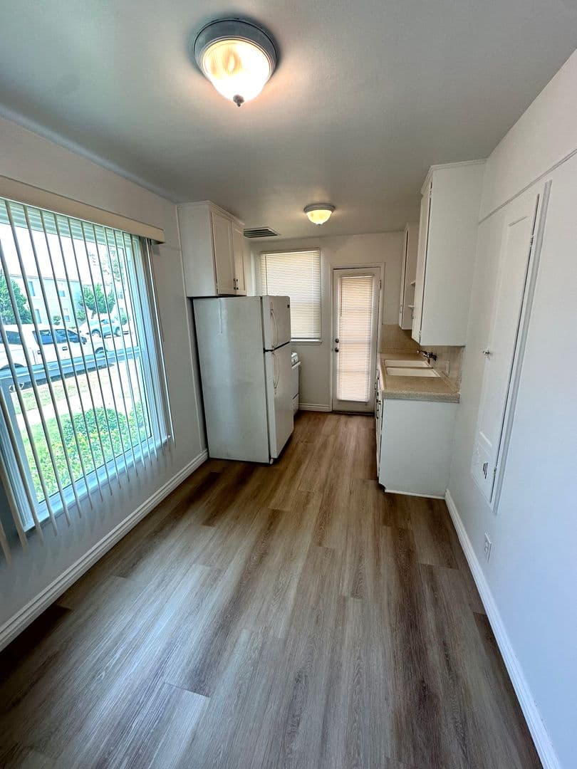 Long Beach Apartment: 4546 N. Banner Drive # 1