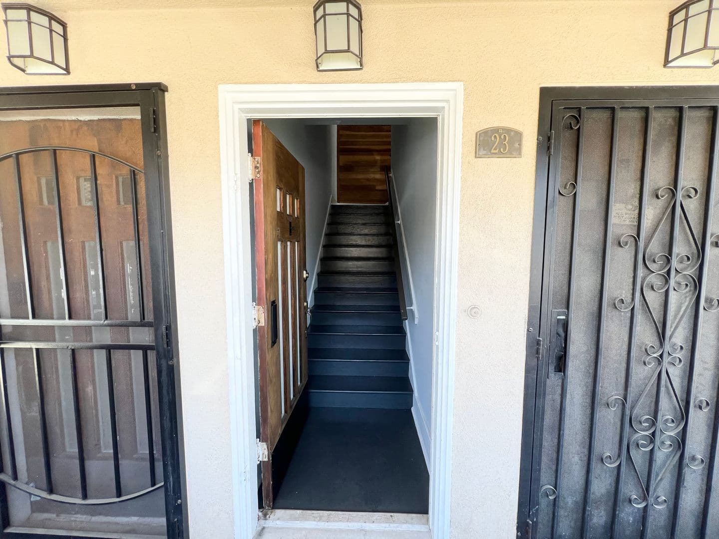 Long Beach House: 23 N Alboni Pl