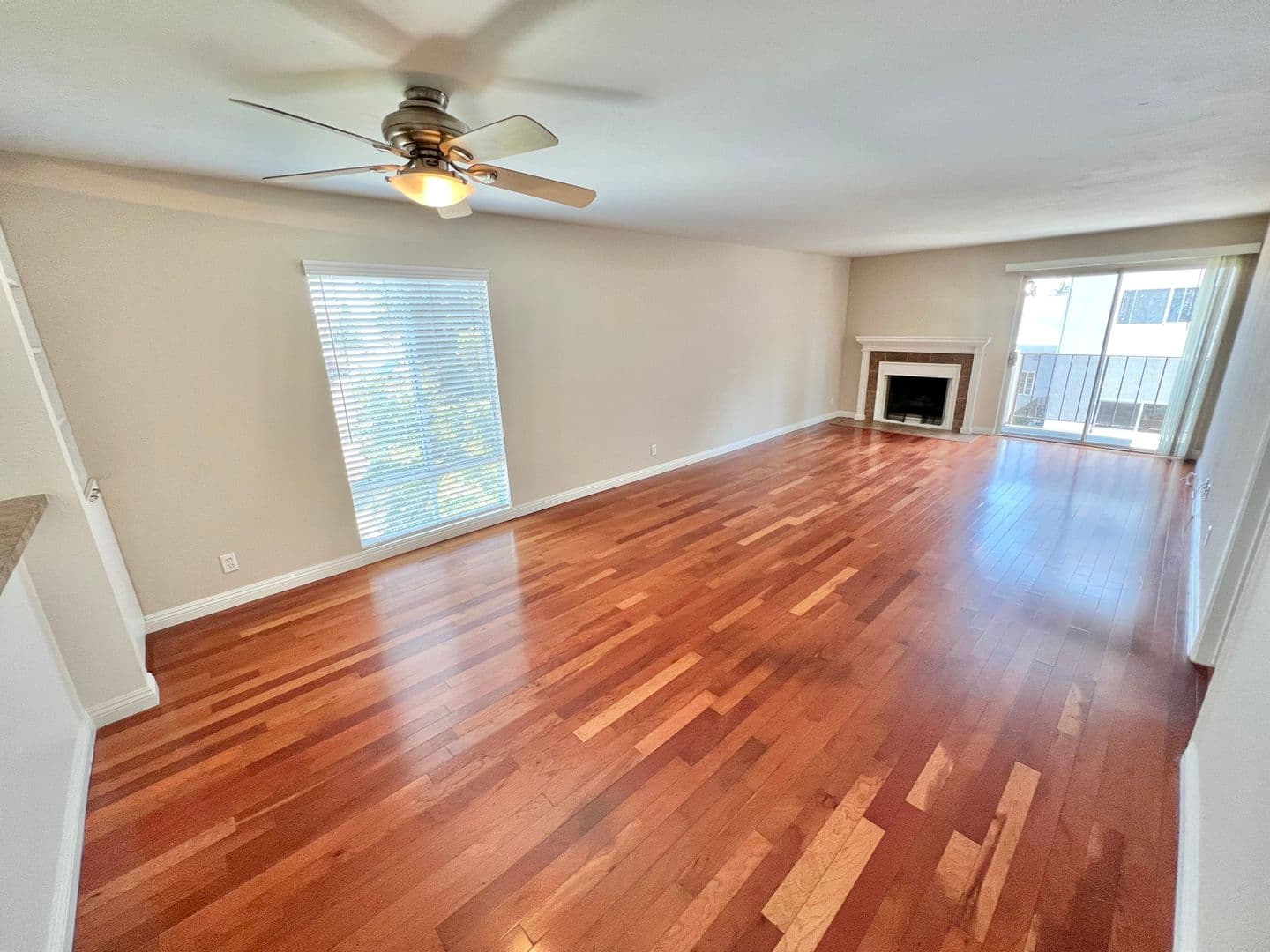 Long Beach Condo: 1919 E Beverly Way #201