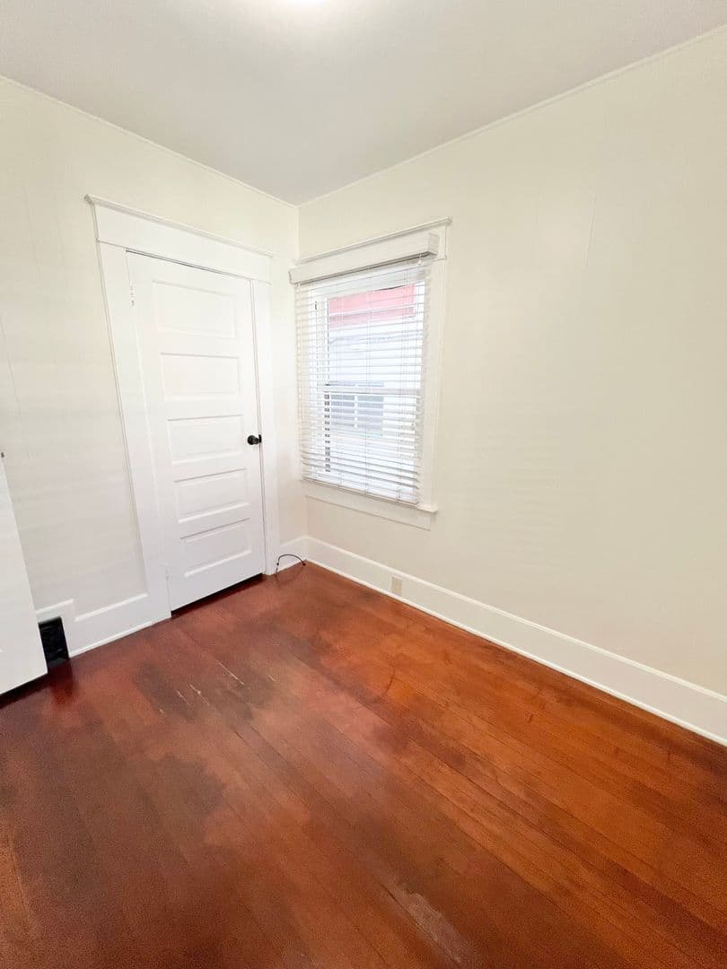 Long Beach Apartment: 1243 E Ocean Blvd